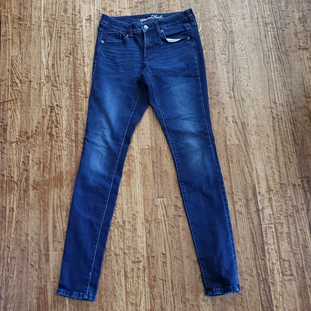 Universal Thread Jeans